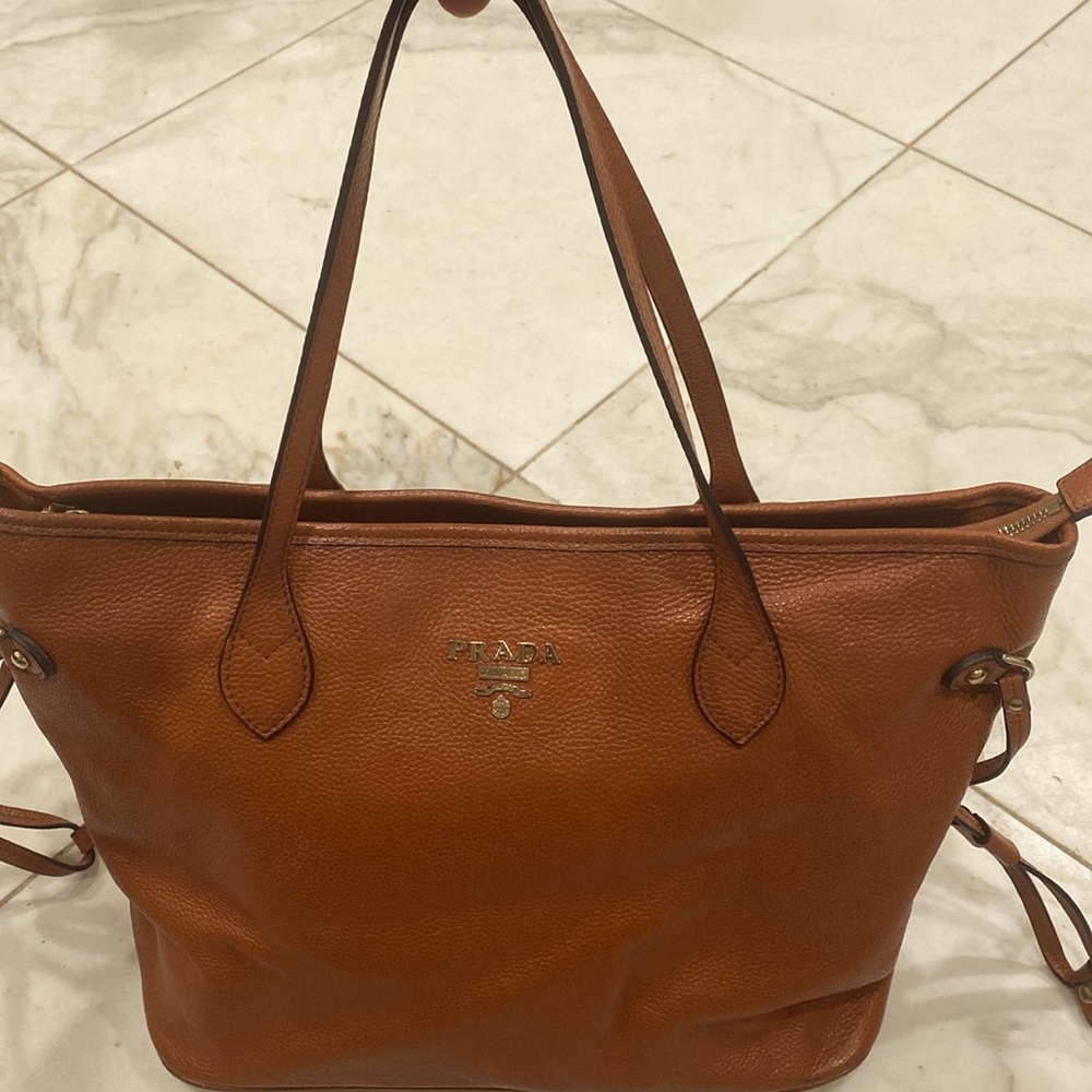Vintage Prada brown cognac Vitello Daino leather top zip Tote ๐ made in Italy - Picture 2 of 16